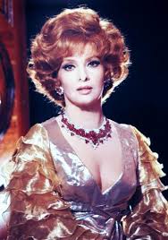 Diamanter Rubiner Perler Smaragder Nar Stars Baere Deres Stads Nedad Elizabeth Taylor Au Actrice Italienne Stars De Cinema Actrice Hollywoodienne
