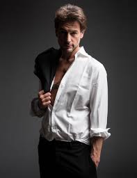 Born on 19th july, 1969 in pisa, tuscany, italy, he is famous for known for tea with mussolini (1999), non smettere di sognare (2009) and colpo di fulmine (2010). Roberto Farnesi Per Tutte Le Donne Della Rotonda Ticinonline