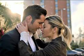 Mientras chloe está ocupada buscando al responsable de la muerte de un dj popular, lucifer intenta reprimir los celos surgidos tras una aparición sorpresiva. Lucifer Temporada 6 Acaso Netflix Confirmo Sin Querer La Sexta Parte De La Serie Series Tv Streaming Tom Ellis Nnda Nnlt Cheka Peru21