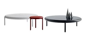 The version with the rectangular top can be provided with inclined legs parallel to each other; Maru B B Italia Manila