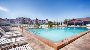 2225 south atlantic avenue, daytona beach, usa view on map (3.5 km from centre). Best Western Plus Aku Tiki Inn Daytona Beach Fl What To Know Before You Bring Your Family