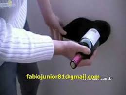 Vous N Avez Pas De Tire Bouchon A Portee De Main Pas De Panique Vous Allez Quand Meme Pouvoir Deguster Votre Boute Bouteille De Vin Astuces Trucs Et Astuces