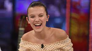 She rose to prominence for her role as eleven in the netflix science fiction drama series stranger things (2016), for which she earned a primetime emmy award nomination for outstanding supporting actress in a drama series at age 13. Milli Bobbi Braun Oprovergla Sluhi Ob Uchastii V Vechnyh