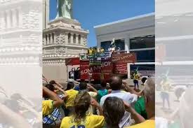 No twitter, por exemplo, o assunto 'estátua da havan' já. Grupo Anti Stf Bate Continencia A Estatua Da Liberdade Da Havan