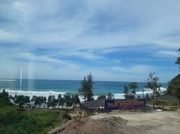 Pantai momong lampuuk bisa dijadikan alternatif kedua bagi yang berkunjung ke aceh tapi tidak kesampaian ke sabang. Pantai Lampuuk Aceh Besar Tempat Wisata Lampuuk Beach