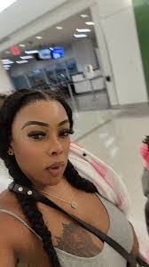 Vicky Le's Instagram, Twitter & Facebook