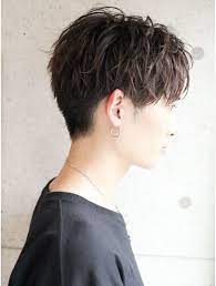 flava センターパート ツーブロック コンマヘア l074326025 フレイバ flava のヘアカタログ ホットペッパービューティー アンダーカットボブ メンズ ヘアスタイル メンズヘアカット