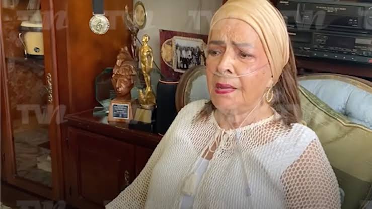 Elsa Aguirre preocupa al aparecer con generador de oxígeno, ¿cuál es su  verdadero estado de salud?