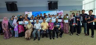 Bantuan pendidikan tinggi ini juga sangat diperlukan oleh pelajar kerana merangkumi yuran pengajian, kos sara hidup di ipt, pembelian buku dan alat tulis serta peperiksaan. 26 Pelajar Ipta Di Johor Terima Bantuan Kasih Siswa 2019 Berita Uthm