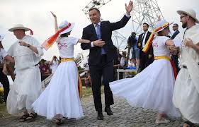Check spelling or type a new query. Prezydent Andrzej Duda Zatanczyl Z Mlodymi Na Lednicy Wideo