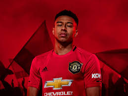 Full list of home and away strips worn by man united, arsenal arsenal and everton's 2019/20 home kit gets 9/10 for the new season crystal palace away kit impresses as puma kit is rated 9/10 for the new season How To Get The Manchester United 2019 20 Home Kit For Just 35 Manchester Evening News