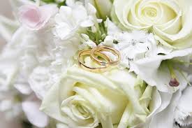 Herzlich willkommen zur goldenen hochzeit. Wie Feiert Man Das Besondere Jubilaum Der Goldenen Hochzeit Richtig Einfach Heiraten