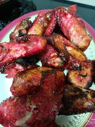 Panaskan minyak dalam kuali, tumis bawang putih, halia dan kepak ayam, gaul rata dan masak dengan api sederhana. Hari Hari Yang Ku Lalui Resepi Kepak Ayam Madu