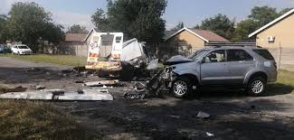 A motorist filmed an armed robbery and cash in transit heist on the n4 near akasia. Cash In Transit Robbery At Vaalpark Vaalweekblad