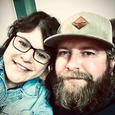 Hello everyone, I don't know if this is the right place for this. But since  we are at the 8th grade, I try my luck. I'm looking for potential  descendants of my