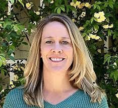 Noelle Henry's Instagram, Twitter & Facebook