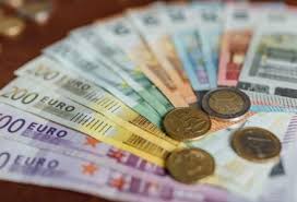 Daca te intereseaza cursului valutar la noi il gasesti si este gratuit. Citeste Ultimele Stiri Legate De Curs Valutar Wall Street