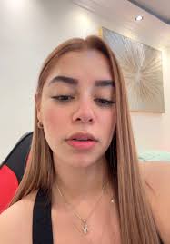 ¡Hola bebés! Sigue a esta personita especial