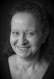 Liz Kaye's Instagram, Twitter & Facebook