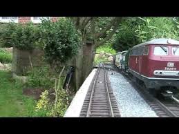 Lgb Gartenbahn Verfolgungsjagd Br 218 Und Vt 98 Von Piko Garden Railway G Scale Trains Gartenbahn Garten Jagd