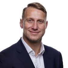 I am very pleased to share this post because Tom Wadsworth and the entire  UK team have done an amazing job. Congratulations, dear colleagues! And to  you, dear Winnie, I will steal