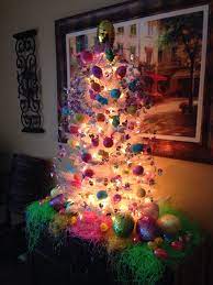 Our Easter Tree A White Christmas Tree W White Lights And Metallic Wire Garland From The Dt Also The Spring Easter Decor Easter Garland Easter Decorations
