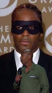 His music still good know what i mean #pidepiper #freerkelly #didhedoit  #imjustsaying #mask