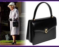 Queen Elizabeth Ii In A Grand Fashion Queen Elizabeth Launer London Family Fashion