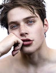 Daniel Leert Lexi Kennen Lexi Leert Daniel Hoe Hij Beter Moet Zwemmen Haren Nat Op De Foto Brown Hair Blue Eyes Blue Eyed Men Blue Hair