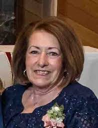 Carol Simmons's Instagram, Twitter & Facebook