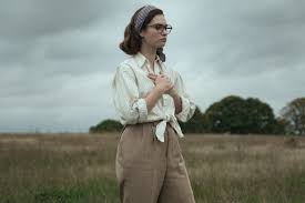 Original ripeado y corregido por mí misma, para the dig (2021) con carey mulligan, ralph fiennes y lily james, para 720p / 1080p web naisu, 1080p webrip rarbg, 720p. The Dig Take A First Look At Lily James Next Big Netflix Film