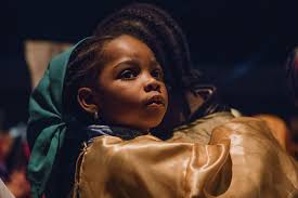 😍¡Puras noticias alegres para #Valparaíso! Pescadores y locatarios  nocturnos experimentaron mejora respecto a años anteriores 🦹‍♂, mientras  que hubo "Ocupación Total" con reservas hoteleras que toparon el 90% 👏🧐  🙄¿Para qué inventar