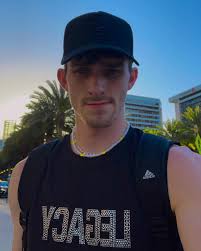 WYLEE (@roland.wylee) • Instagram photos and videos