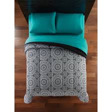 Different comforters usually have the exact measurements on the package. Mainstays Microfiber Twin Or Twin Xl Medallion Black Comforter 1 Each Walmart Com Walmart Com