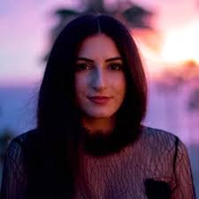 Elizabeth Ter's Instagram, Twitter & Facebook