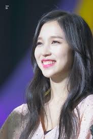 Beauty And Beat On Twitter And Oh But She S So Brave Though Just Like A Tornado She S Taking Us By Storm You Can T Stop T In 2020 Gummy Smile Mina Beauty