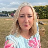 20+ "Julie Hatton" profiles