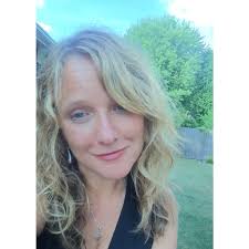 Christine Cusick's Instagram, Twitter & Facebook