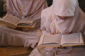 Sebagian orang merasa tidak punya waktu untuk membaca al quran padahal di dalamnya terdapat pahala yang besar. Manfaat Membaca Alquran Lengkap Bagi Kesehatan Kecerdasan Dll