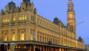 It is housed in the estação da luz railway station, in the urban district of the same name. Brasil Museu Da Lingua Portuguesa Reabre Ao Publico Este Mes Blogue Do Iilp