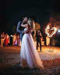 All articles about dominic harrisons hochzeit. Sarah Harrison En Instagram Magical Moment Wedding Hochzeitstanz Aladin Fliegmitmirum Flower Girl Dresses Strapless Dress Formal Wedding Dresses