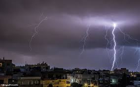 Σαν σήμερα, 5 αυγούστου, ήταν η νύχτα που πέθανε η μέριλιν μονρόε. H Nyxta Twn Keraynwn Sto Hrakleio Mesa Apo Binteo Kai Fwtografies Candia Doc