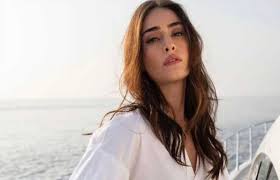 Show tv'nin yeni dizisi ramo'nun son bölümlerini sitemizden izleyin. Turkish Star Esra Bilgic Shares Photos From Sets Of Her Crime Series Ramo