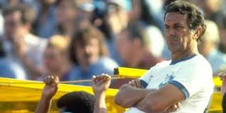 Y en mi ciudad natal, pasto,colombia, se volcaban todos a sus televisores solo para ver el mundial de futboll y sus a veces, es preferible la derrota.por eso nunca te olvidaremos seleccion brasil de tele santana españa 82.el perdedor mas grande de todos los. El Dia Que Murio El Futbol Repaso Al Italia Brasil Espana 82