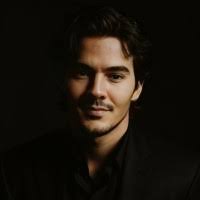 800+ "Matthew R." profiles