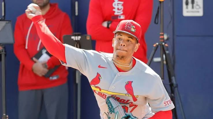 Cardinals Switch-Pitching Prospect Jurrangelo Cijntje Inches Closer to Majors - Yahoo Sports