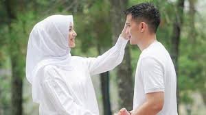 Sikap yang baik ketika diberi tanggung jawab adalah melaksanakan tugas dengan baik dan tidak teledor. 7 Sifat Suami Yang Bertanggung Jawab Pada Keluarga Nya Bebaspedia Com