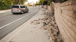 2 killed in la shooting spree; 7 5 Quake On California Fault Could Be Disastrous