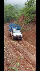 En ascenso 📈🦾, Video de 👉🏽 @jaimejosepenalba , #offroad #parati #4x4  #toyota #hilux #toyotahilux #diesel #offroadpanama #4wd #pickup