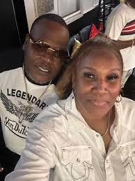 Share Date night pictures. 🖤